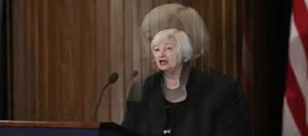 Reserva Federal mantiene intactas las tasas y espera mejores perspectivas