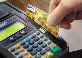 Se enciende debate por usura de 32 % en tarjetas de crédito