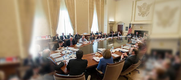 Fed inicia su primera reunión del año con dudas financieras